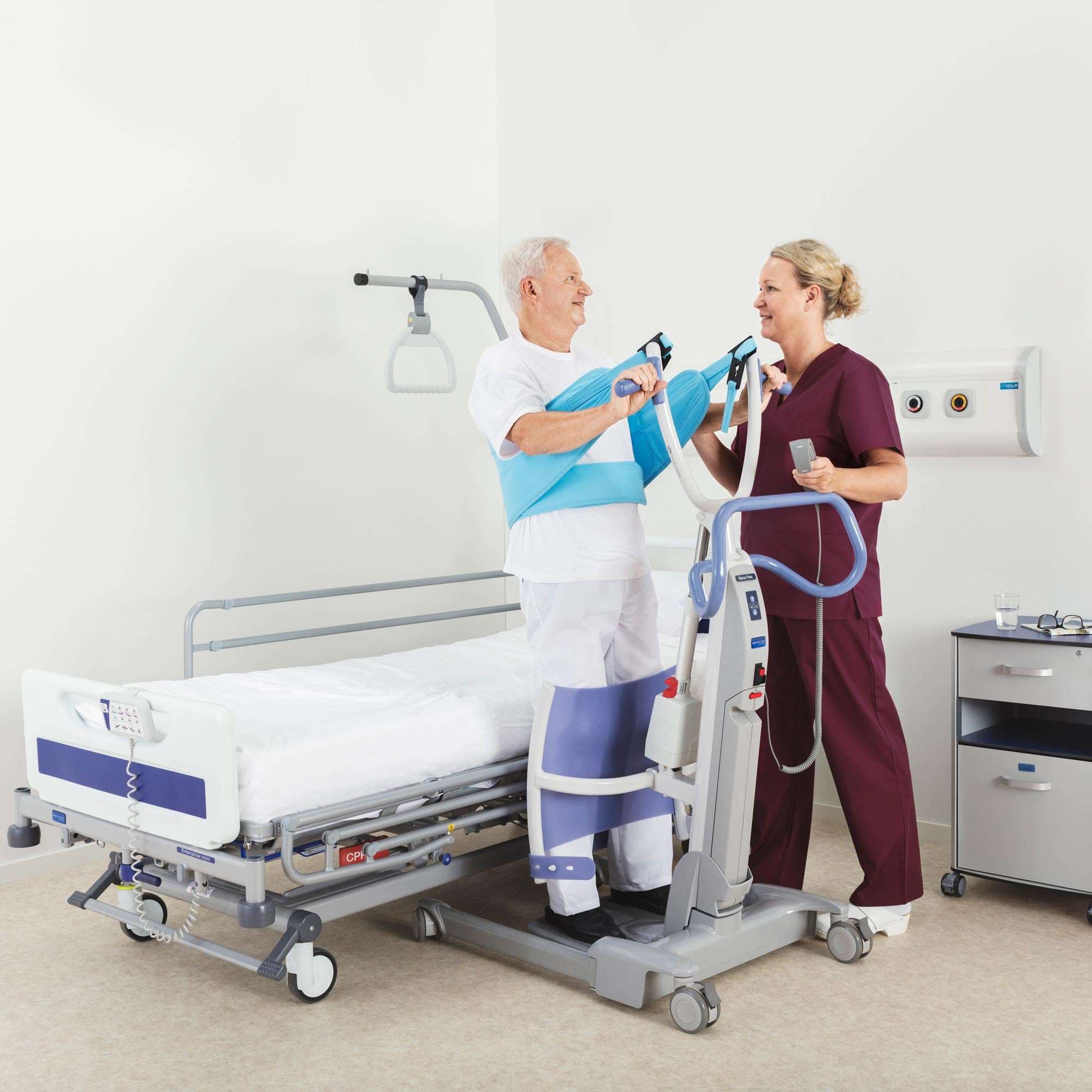 Arjo Sara Flex Powered Standing and Raising Aid - Image 2